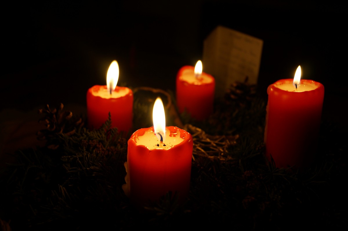 red candles in memory